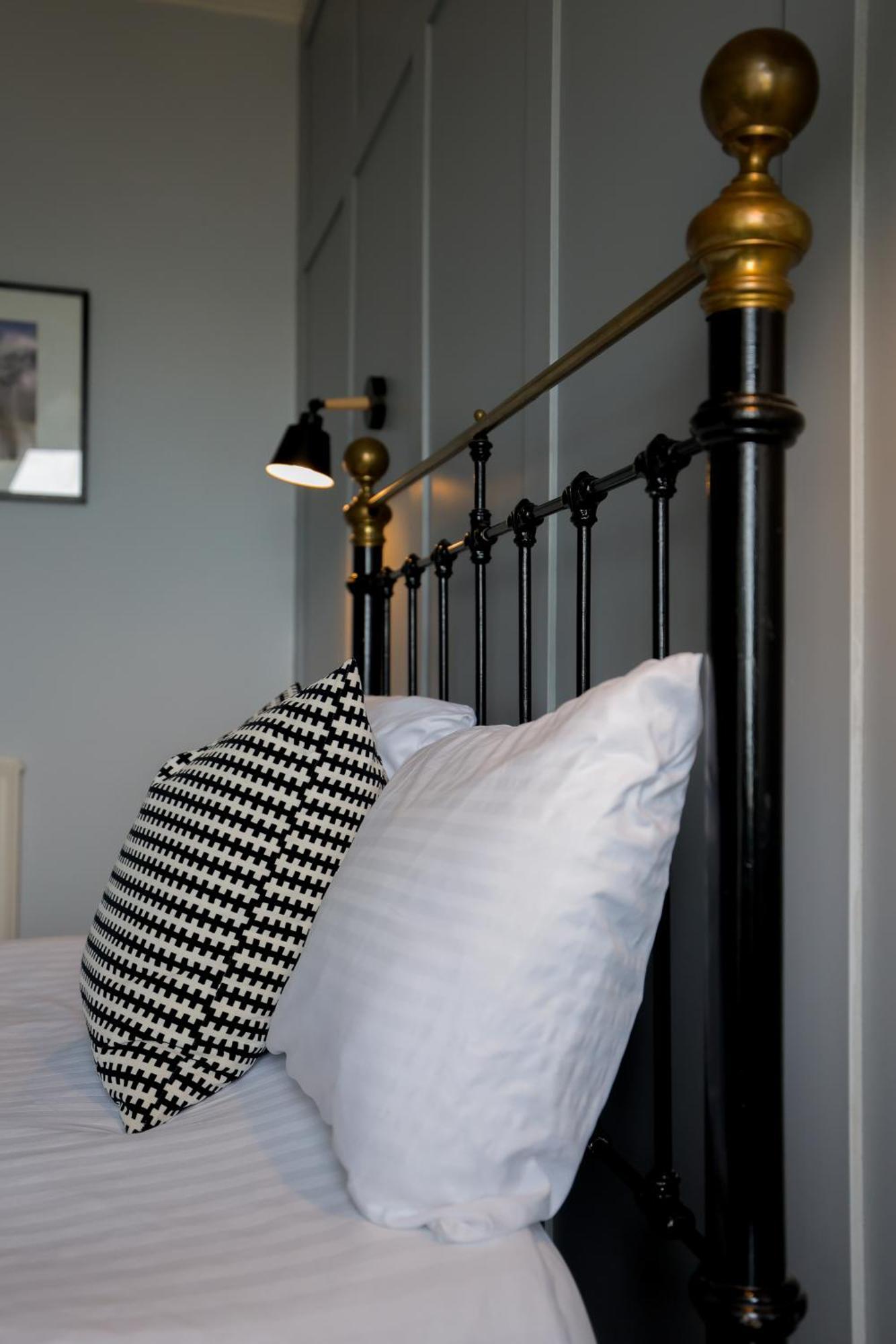 Three Oban Apartment Екстериор снимка